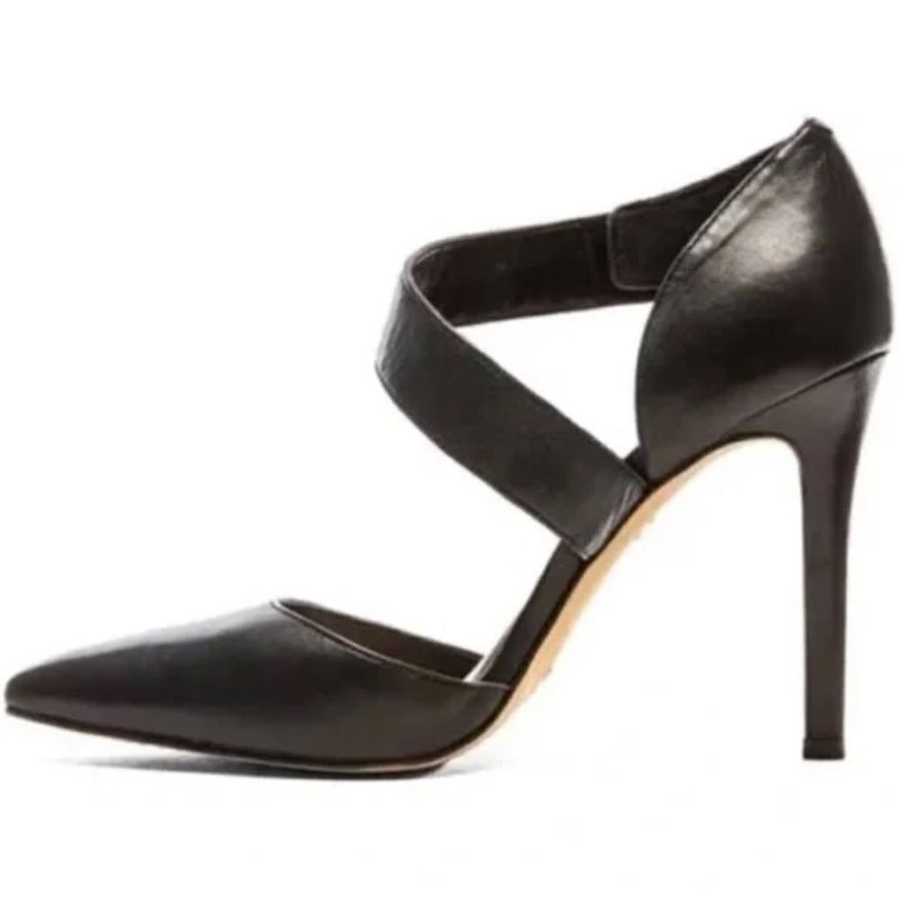 Vince Camuto Carlotte Black Asymmetrical Strap Heels Sz 8